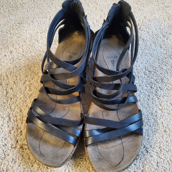 Ahnu Trolly Black Sandles Size 7 - Picture 4 of 5